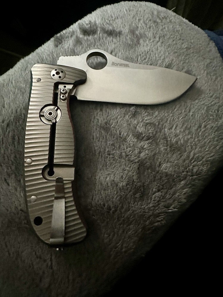 Spyderco LionSpy Satin Elmax Plain Blade Black G-10/TITANIUM Handle