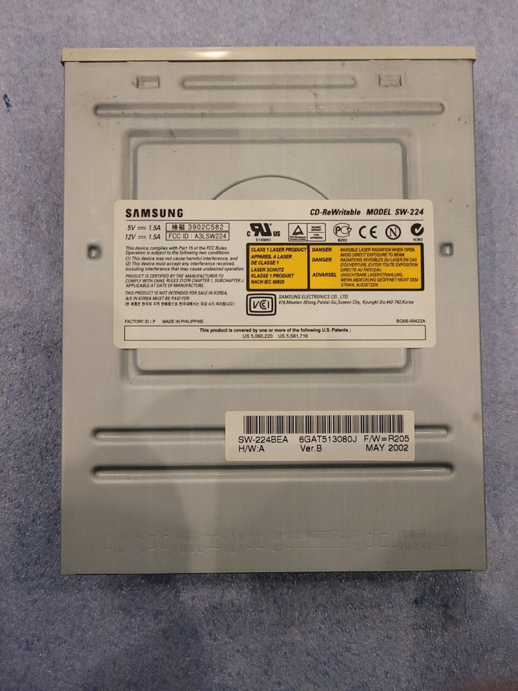 Samsung SW-224 CD-Rewritable  Drive