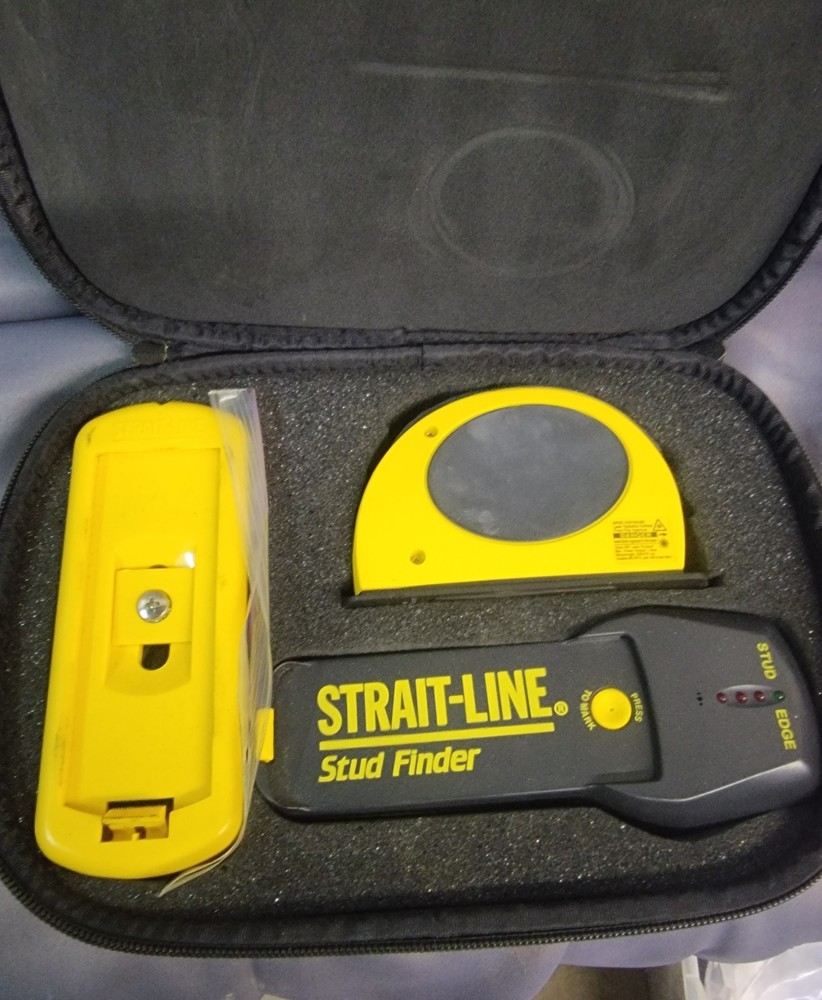 STRAIT-LINE Laser Tool Set Stud Finder Laser with Case -