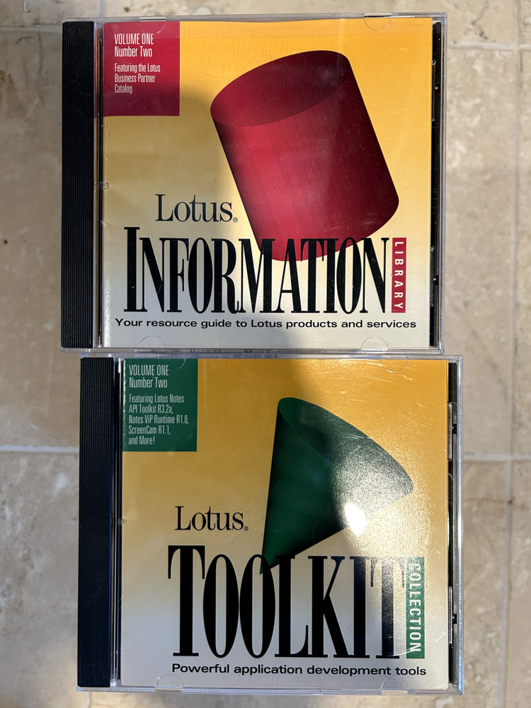 Lotus notes 3.3 release Fall 1994 manuals. Notes CD not included.