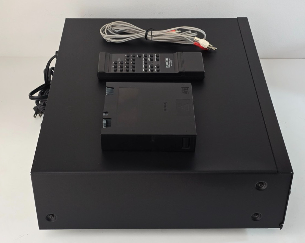 Kenwood DP-M5520 Multi CD Compact Disc Player (6 CDs) w/Remote (Tested/Working)