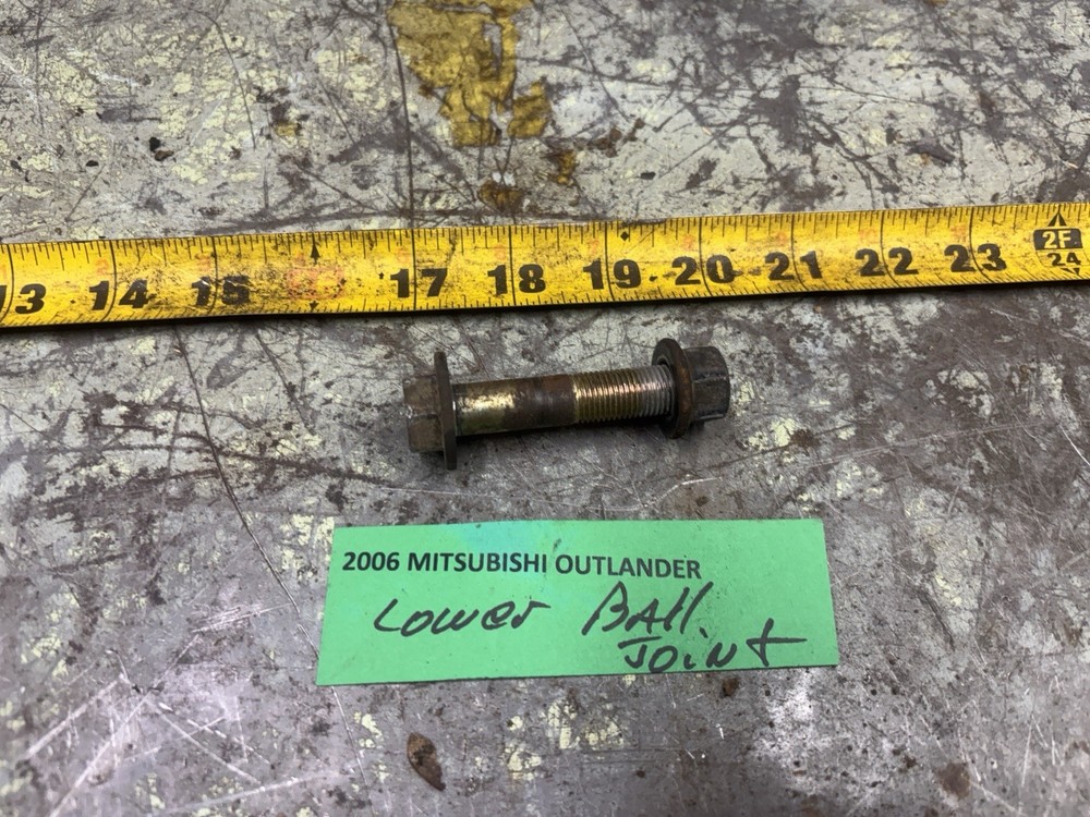 05-06 OUTLANDER Lower Ball Joint Bolt