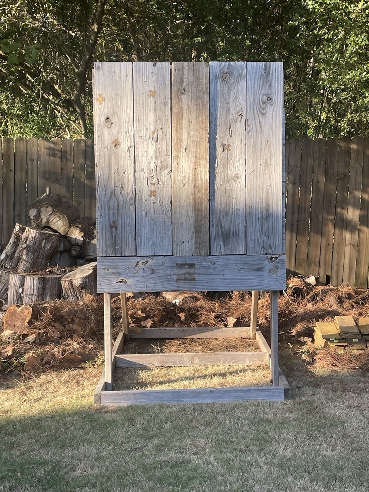 Axe Throwing Board Plus 5 Axes