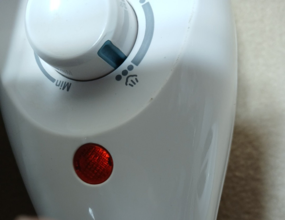 Rival Handheld Garment Steamer Adjustable Settings Upholstery Curtains Car Seats