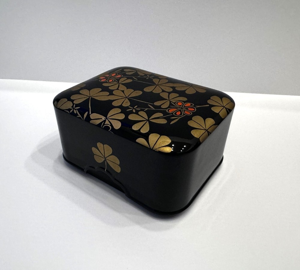 Japanese Lacquer ware container Accessories Case Box Clover design