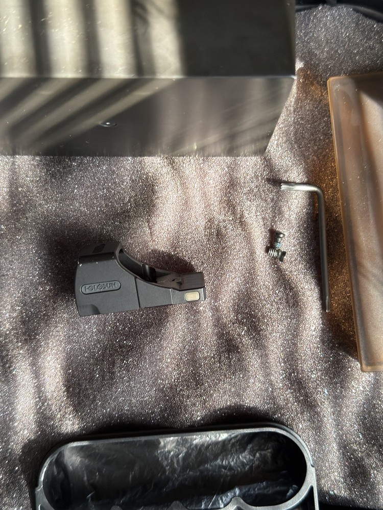 Holosun SCS MP2-GR Solar-Charging Reflex Sight with Green Dot