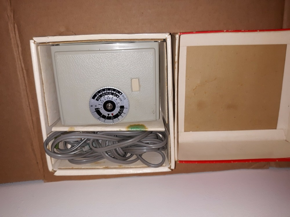 Vintage Sears Transistorized Electronic Flash for repair not working