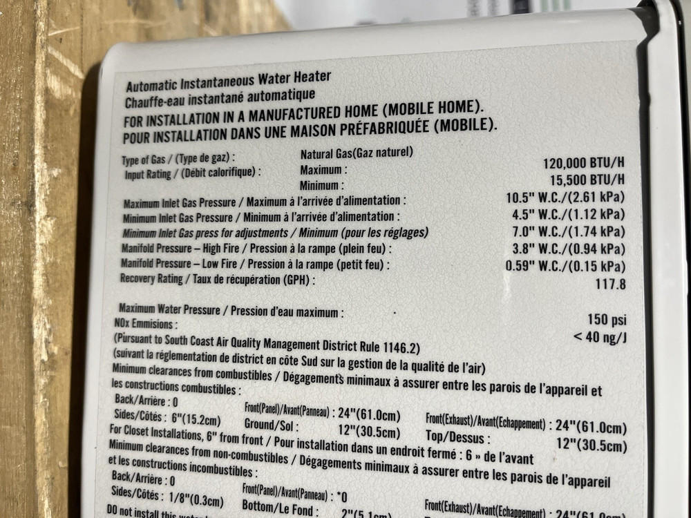 Rinnai V53DeN Outdoor Tankless Water Heater 120k BTU Natural Gas (B-18 #1535)