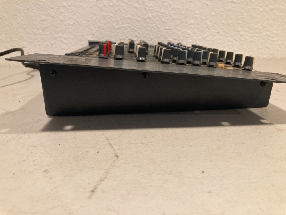 Studiomaster Logic Twelve Mixer