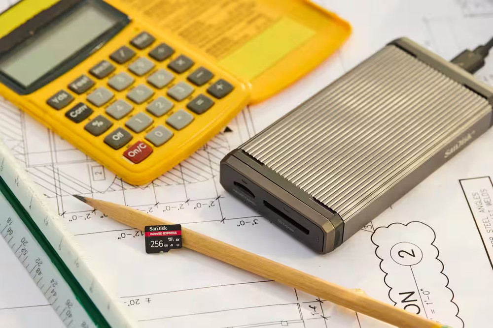 SANDISK - PRO-READER SD Express Dual Memory Card Reader - Black