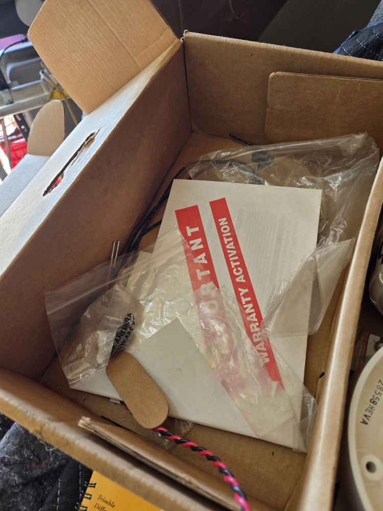 TRIMBLE ProBeacon GPS RECEIVER w/ 2x GPS 24960-00