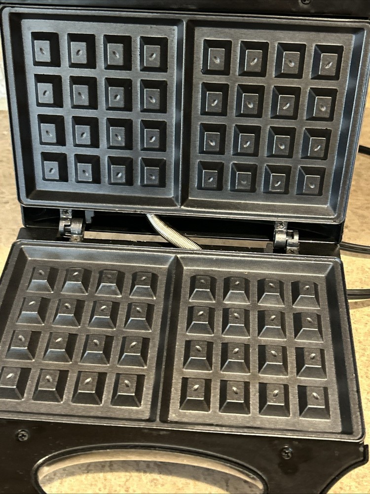 Parini Waffle Maker Non-Stick Light Indicator