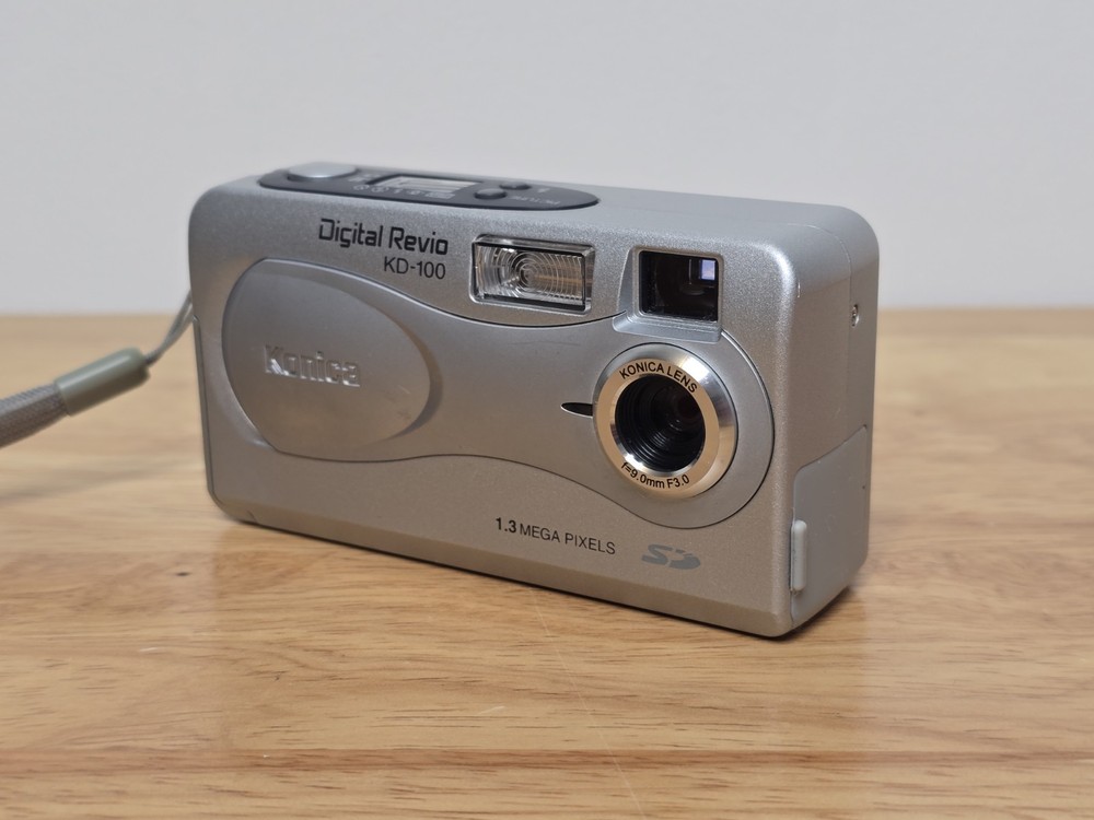 Konica KD-100 1.3MP Compact Digital Camera Silver Tested Working
