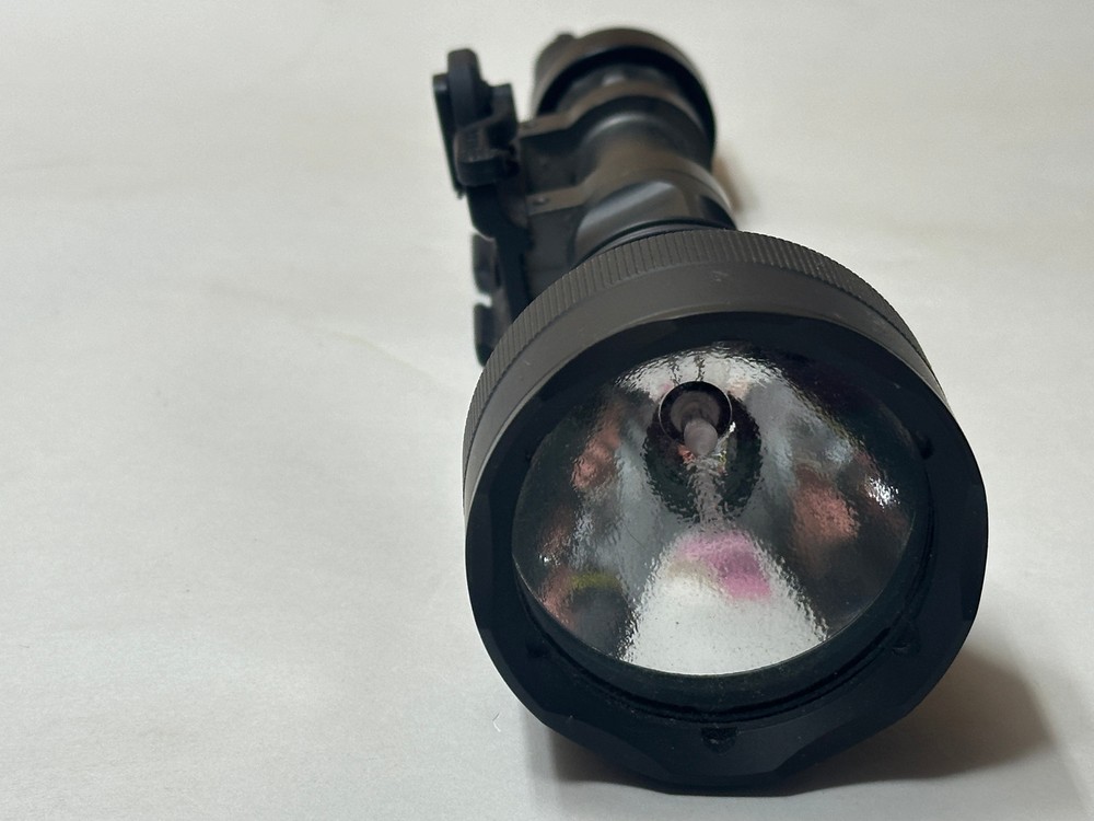 Surefire M982 Flashlight & Quick Release Picatinny Rail Mount WeaponLight