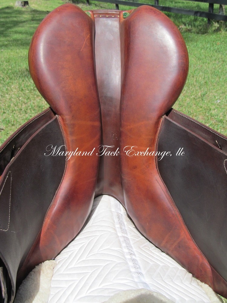 17.5" DEVOUCOUX OLDARA close contact jumping saddle # 3 flaps- MED/WIDE TREE