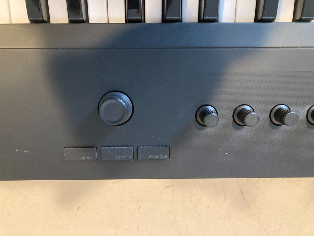KOMPLETE KONTROL A49 MIDI CONTROLLER