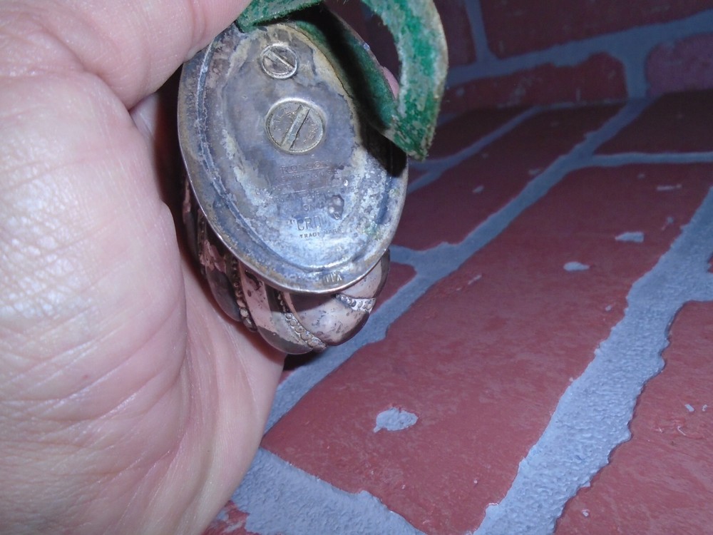 RONSON TABLE LIGHTER VINTAGE 1950S --DOESNT WORK MAYBE SILVER OR SILVERPLATED