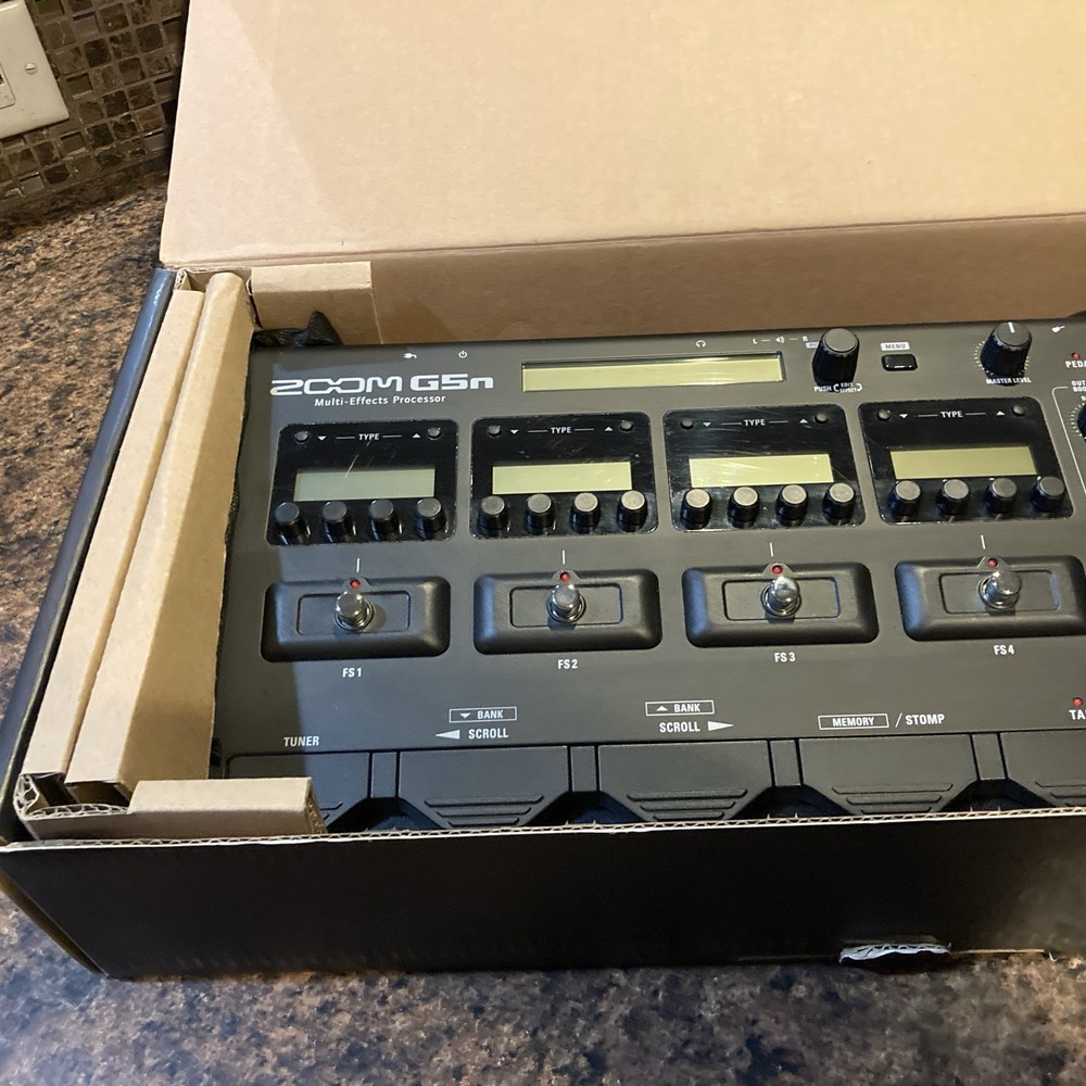 Zoom G5n Multi Effects Processor Effect Guitar FX Pedal EXCELLENT