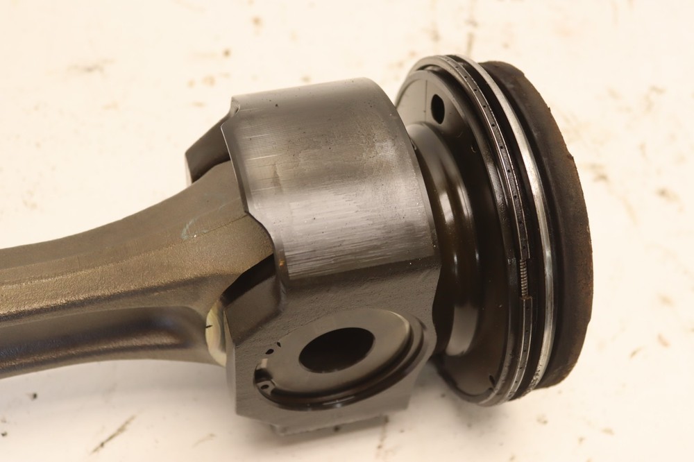 2013-2017 PETERBILT 579 CUMMINS ISX15 ENGINE PISTON CONNEECTION ROD OEM