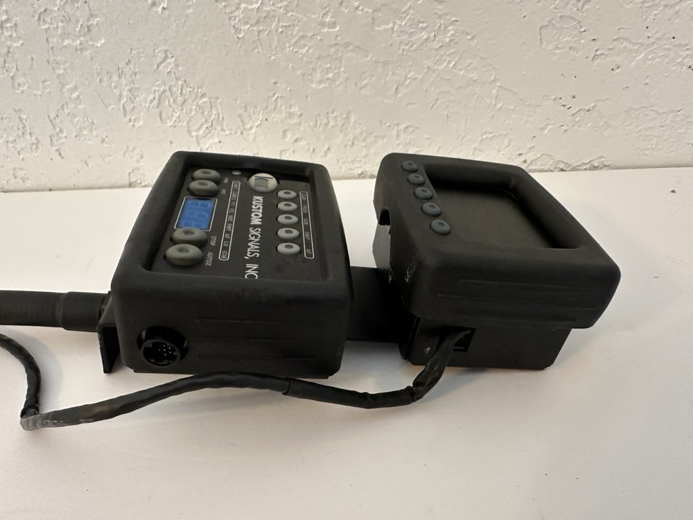 KUSTOM SIGNALS IN-CAB Controller and display set