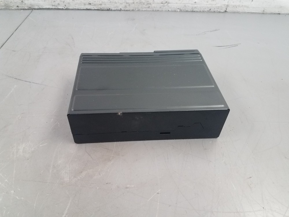 2003 03 04 Mercury Marauder CD Disc Changer #4504 S3