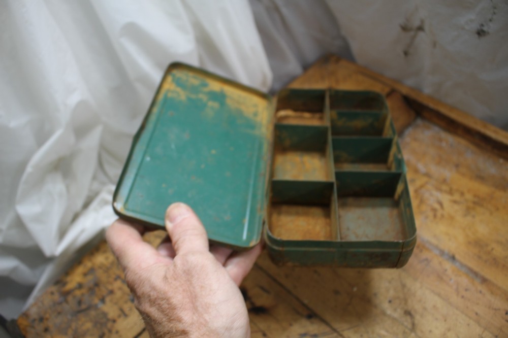 Klondike Handikit Tin Washer Box, RUSTED OUT