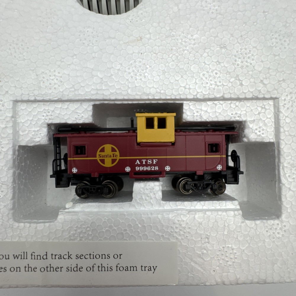 BACHMANN N SCALE THUNDER VALLEY SANTA FE FREIGHT SET train diesel freight 24013