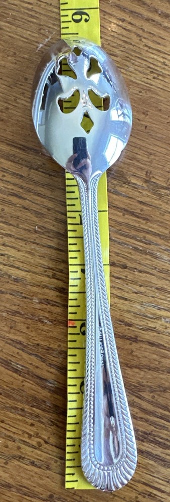 WALLACE Wickham Deep Silverplate Slotted Serving Spoon Flatware Fan Bead 8.5”