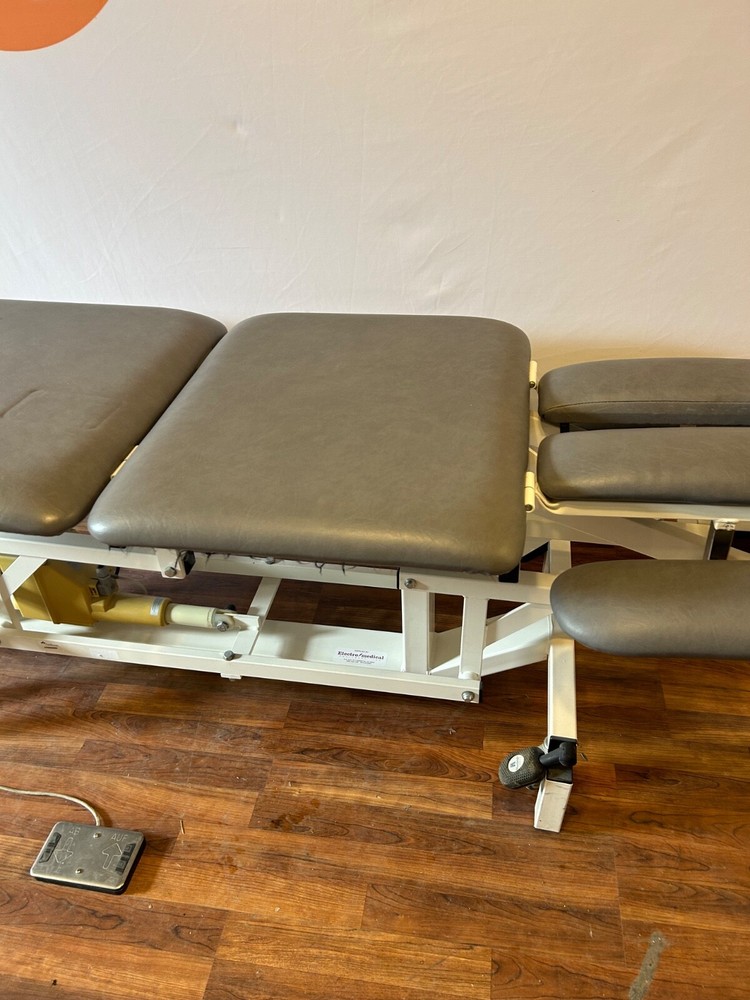 Huntleigh 9232C/UL/SFS High Low Power Treatment Table