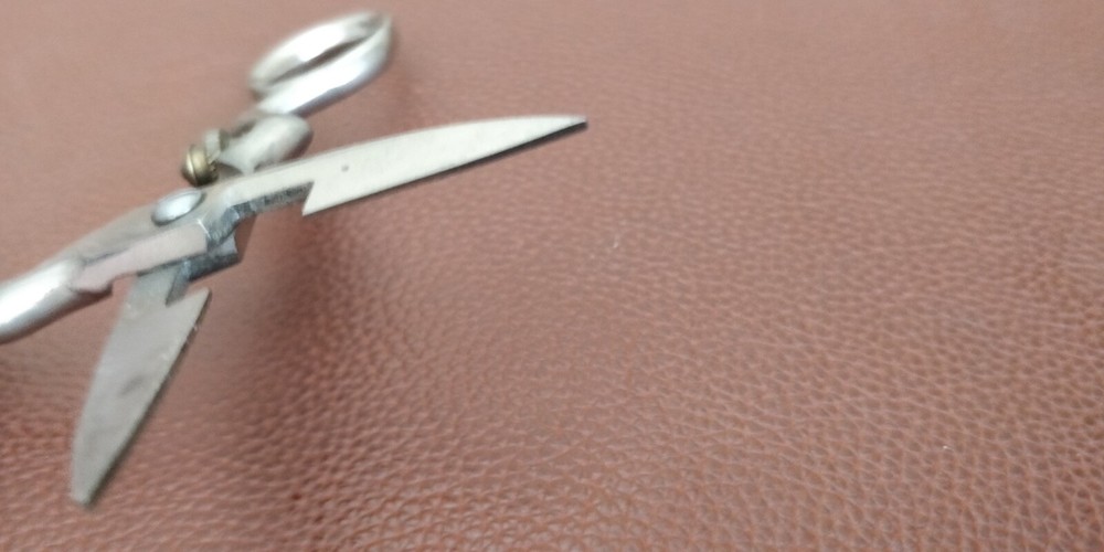 FEDERAL 174 Buttonhole Scissors - Vintage Button Hole Scissors