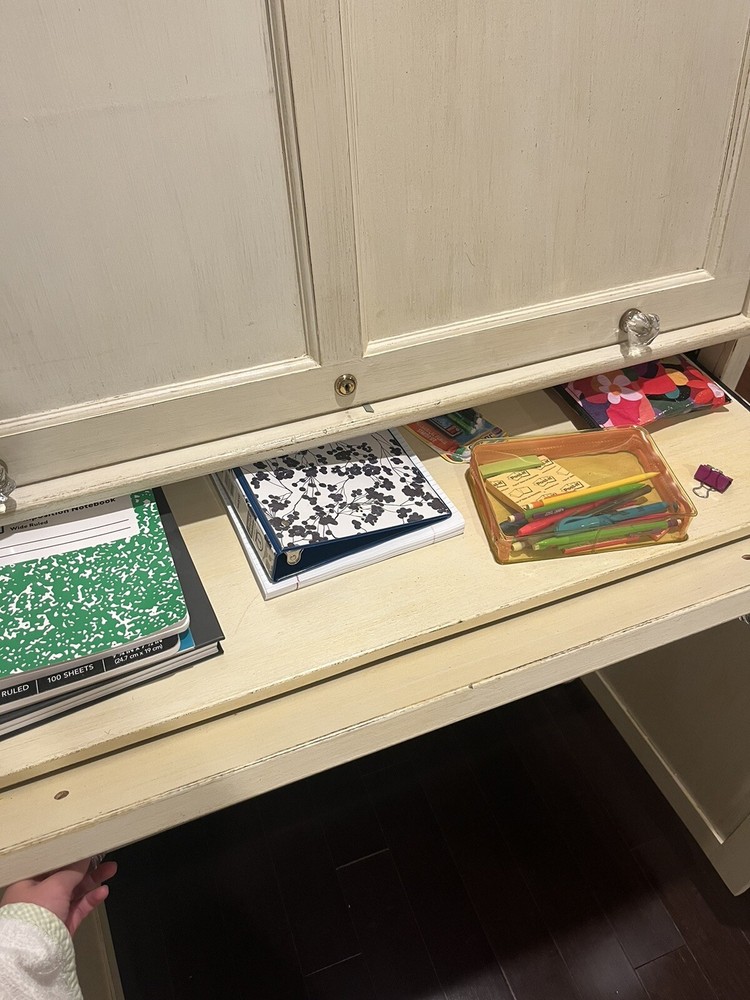 armoire wardrobe