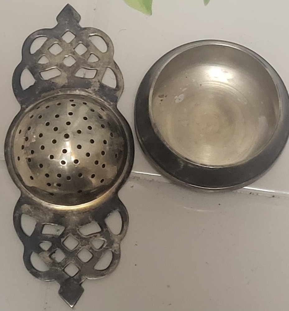 Double Handle Tea Bag Strainer With Drip Pot. Very Nice