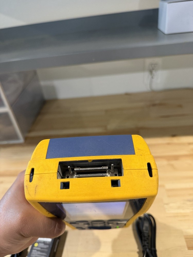 FLUKE NETWORKS DTX-1800 MAINFRAME & W/ CHARGER (TESTED)