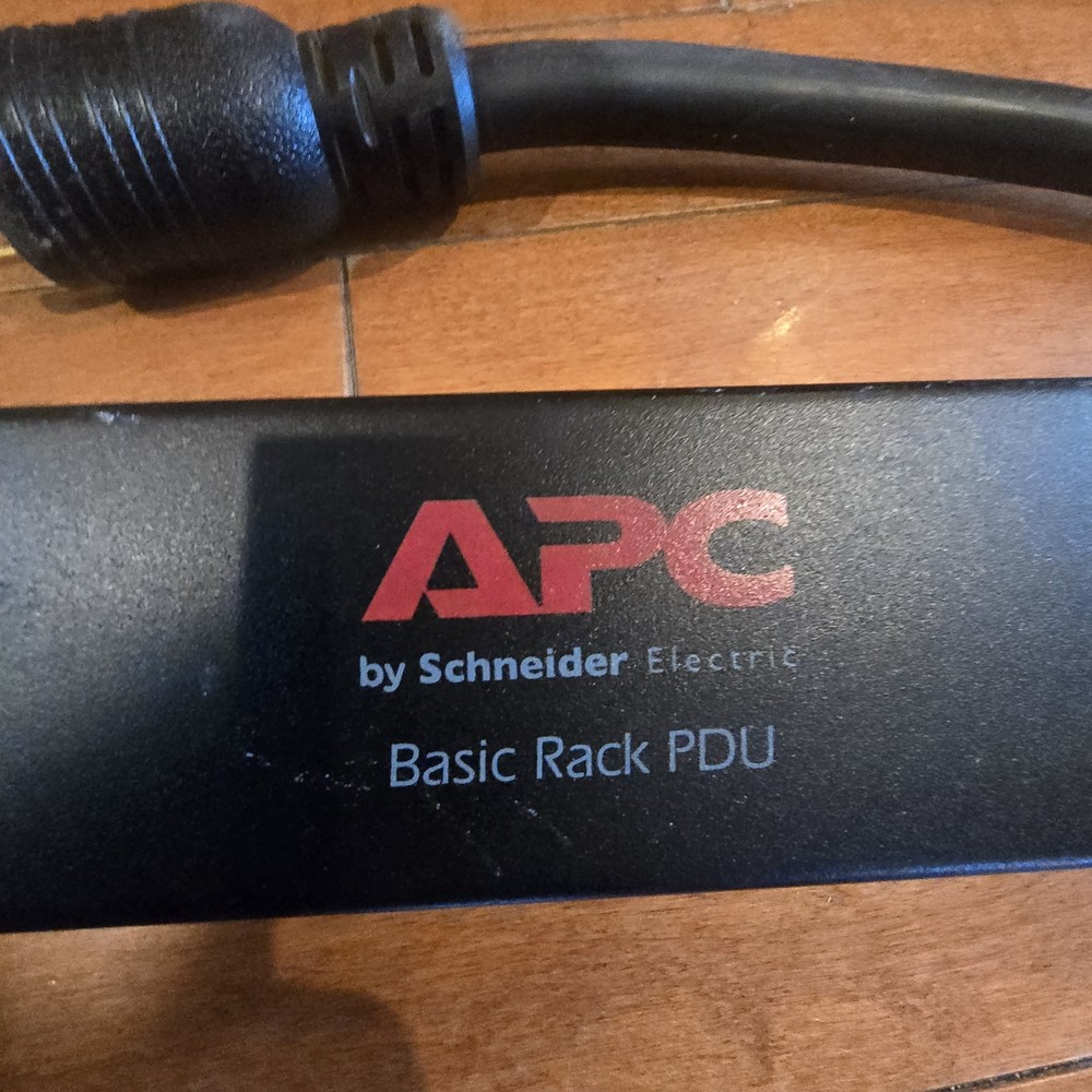 APC AP7541 Rack PDU, Basic, Zero U, 30A, 200/208V, (20)C13 & (4)C19