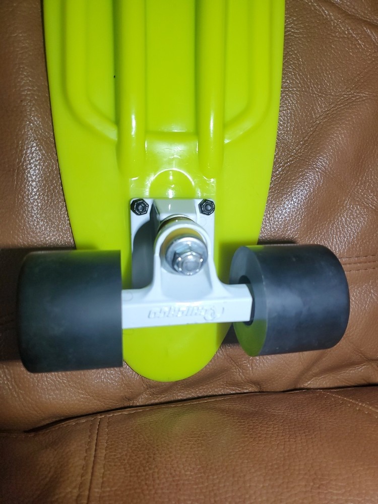 Chicago Skates Mint Skateboard 21 1/2"