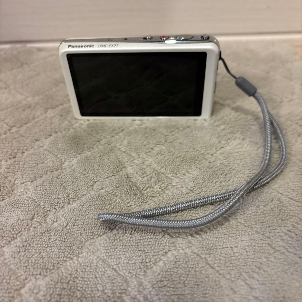 Panasonic FX77 White Compact Digital Camera with Accessories Tested Condition