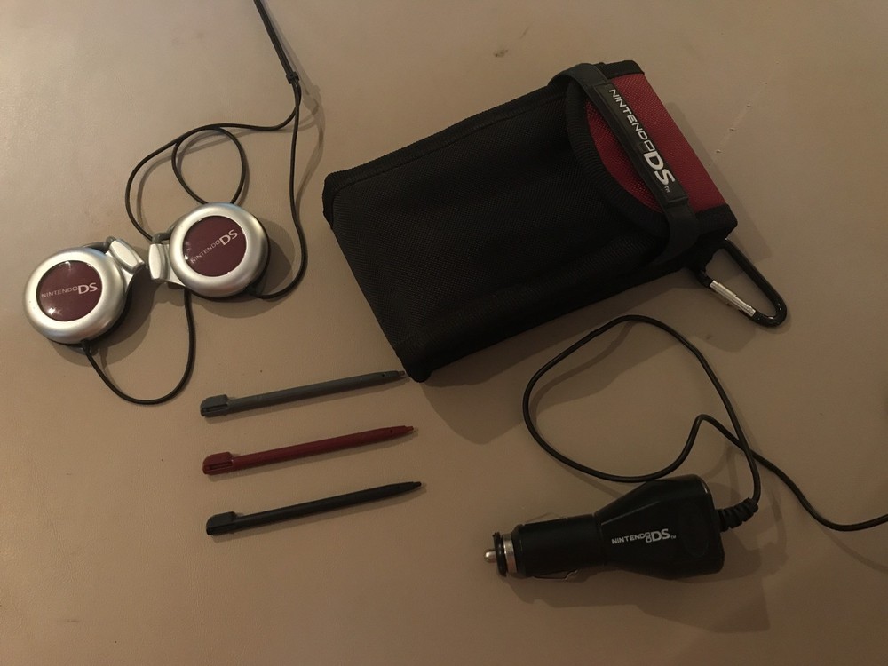 Nintendo DS Accessory Kit Black And Red