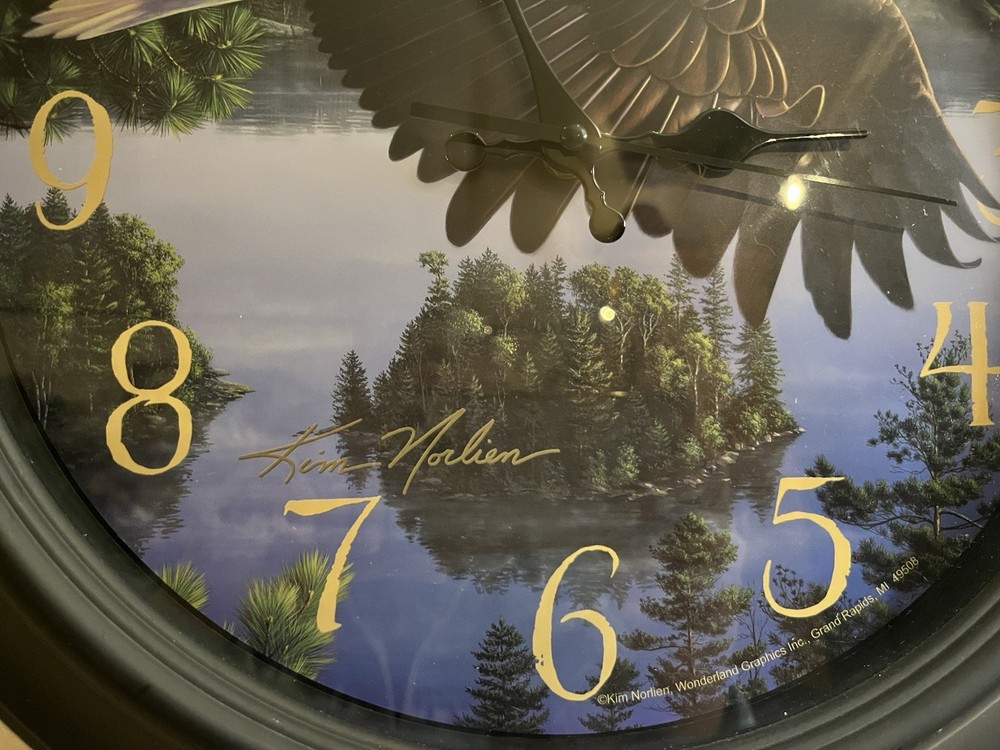 Beautiful 16” Eagle In Flight Wall Clock
