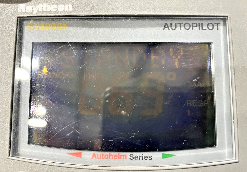 Raytheon Electronics ST4000+ Auto Pilot Control Head Sun Damaged Power Tested