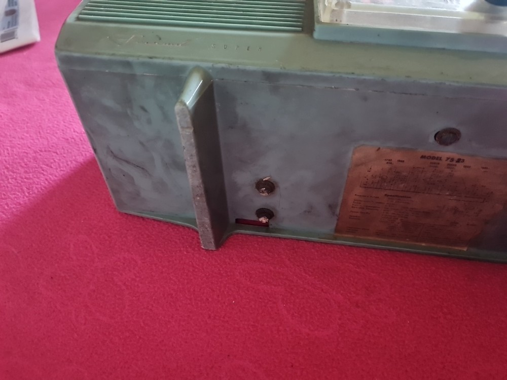 Sanyo Personal Super Battery. Radio Transistor Short Medium Wave FALLOUT VIBE.