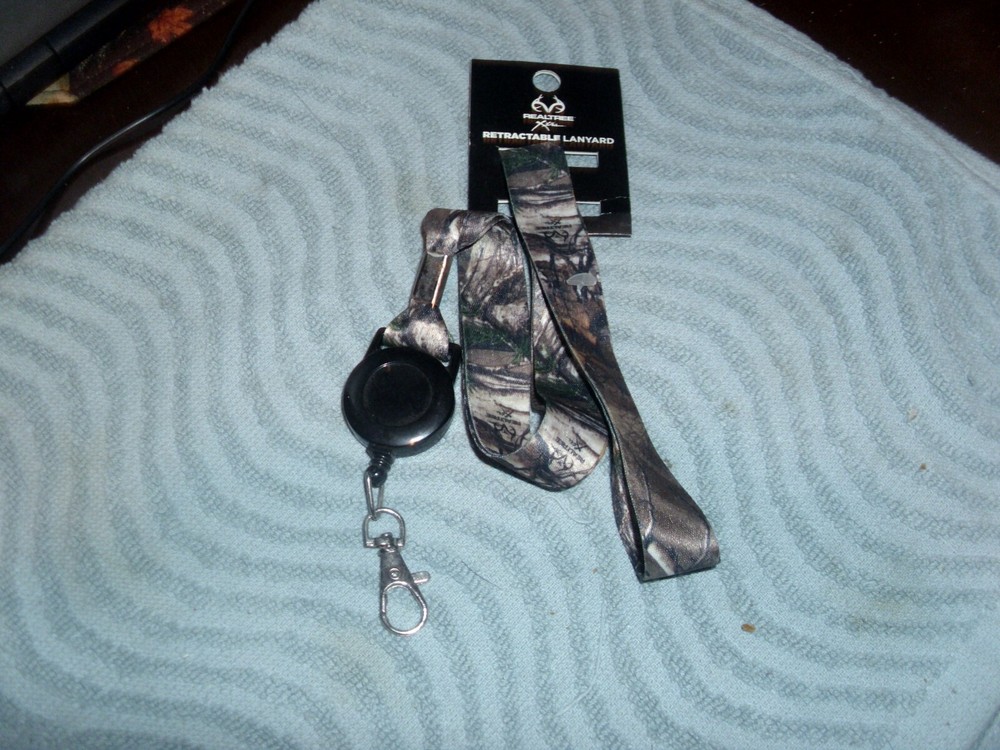 Real Tree Camo Retractable Lanyard