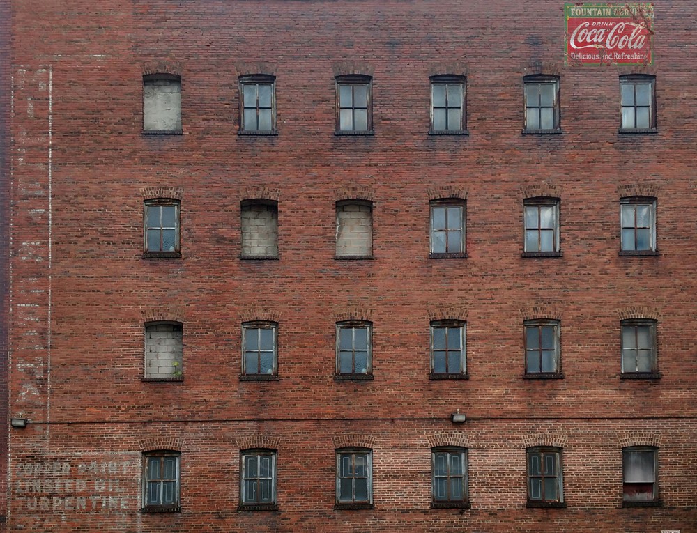 TRACKSIDE BACKDROP #605 Commercial backs O Scale