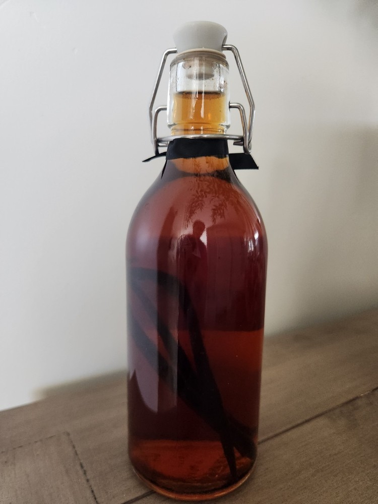 Vanilla Extract - Homemade for Baking and Candymaking