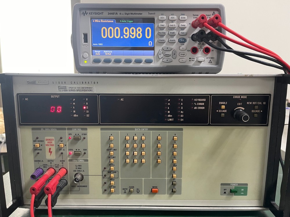 Fluke 5100A Calibrator (Front panel updated To 5100B Series Specifications)_5022