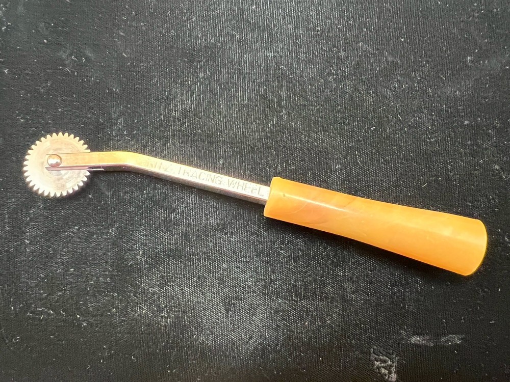 Vintage DRITZ Tracing Wheel Butterscotch Bakelite Handle + Machine Needles
