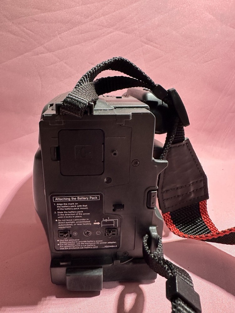 JVC GR-AX40 Compact VHS Camcorder - UNIT ONLY