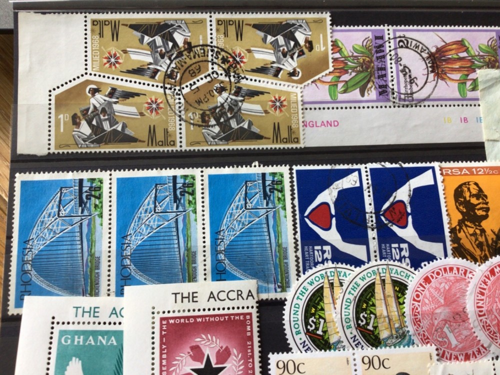 Commonwealth mounted mint & used stamps for collecting A12984