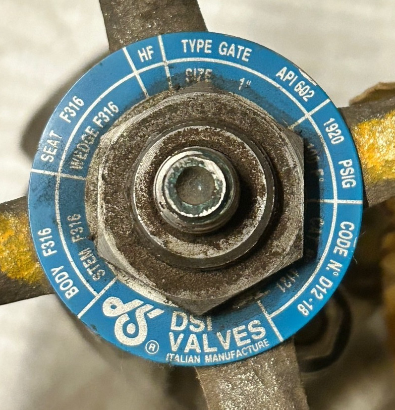 DSI 1" 800 Gate Cat 4121 Valve Thread x Socket Weld