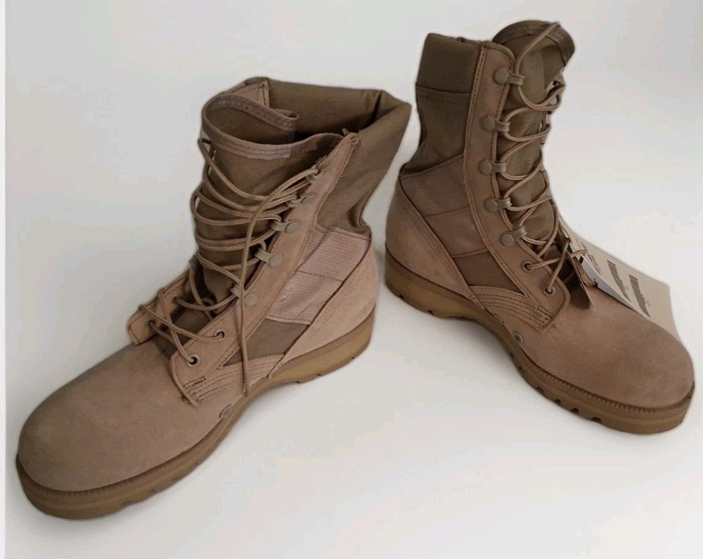 McRae Boots 8R Desert Tan & 3 Pair Socks Bundle NIB