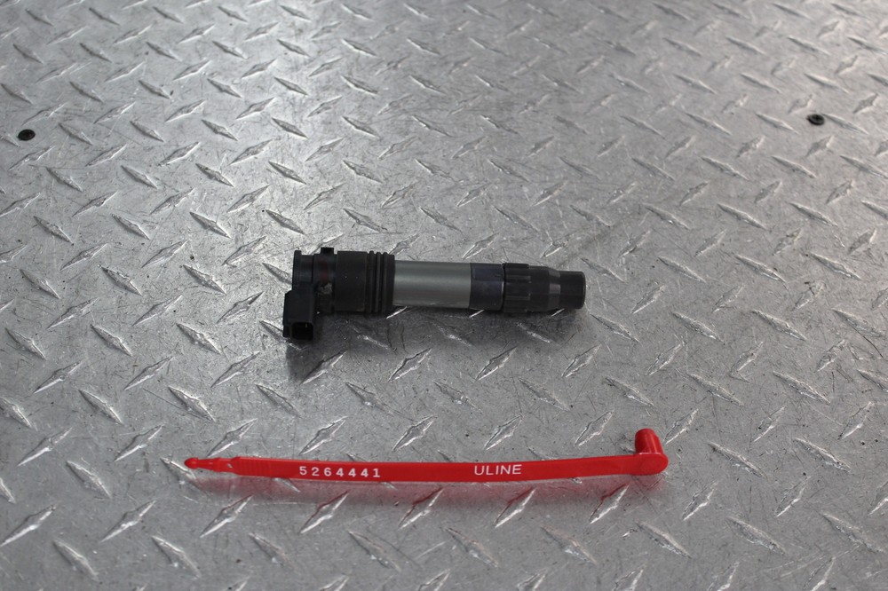 2017 KAWASAKI Z650 ER650 IGNITION COIL SPARK PLUG CAP
